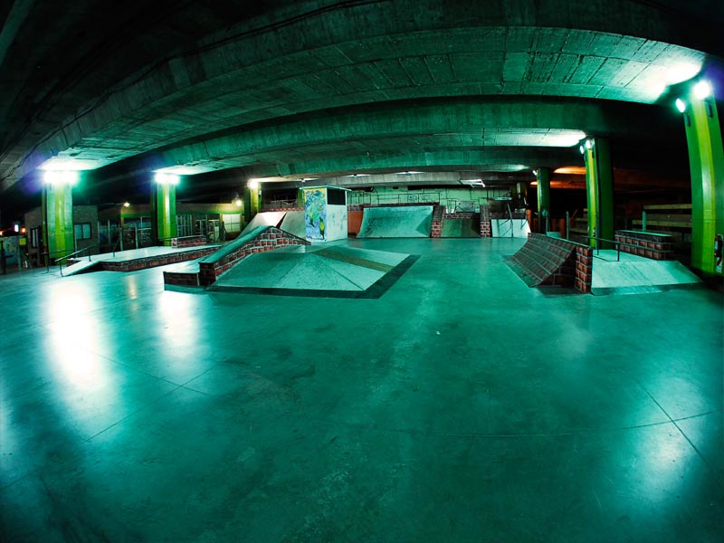 UNIVERSAL SKATEBOARDING Skateparks and Skate spots